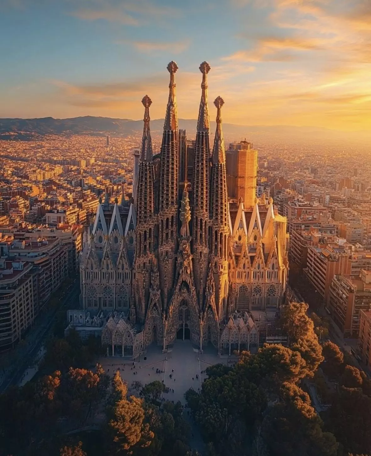 کلیسای ساگرادا فامیلیا بارسلونا؛ شاهکار ناتمام آنتونی گائودی